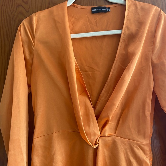 Pretty Little Thing long sleeve dress - Picture 3 of 5